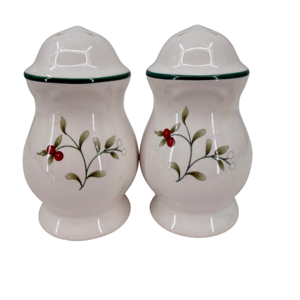 Pfaltzgraff Winterberry Salt and Pepper Shaker Set White Holly Berry